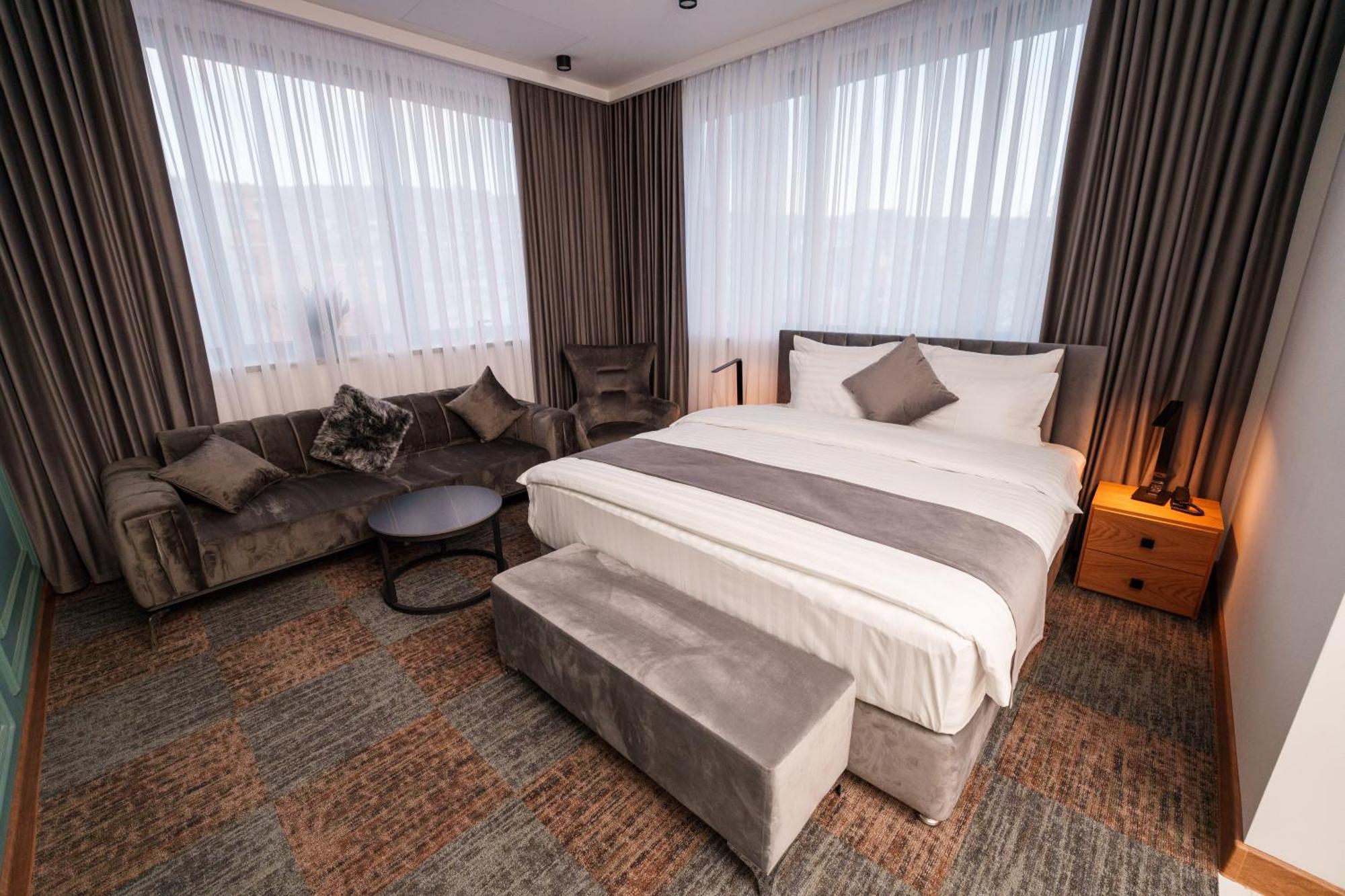 Revive Boutique Hotel Erevan Exterior foto