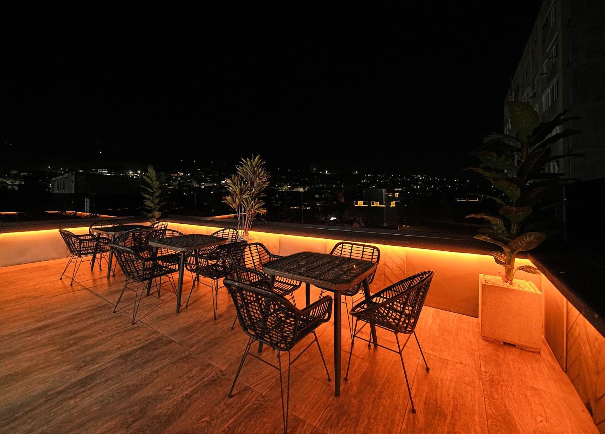 Revive Boutique Hotel Erevan Exterior foto